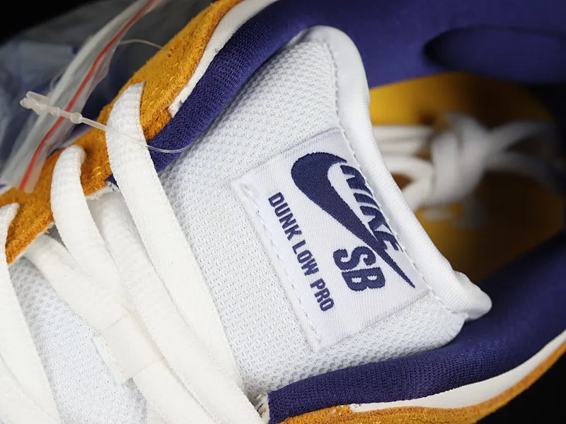 All Categories Nk SB Dunk Series Nk SB Dunk Low Low-top Sneakers Nk SB Dunk Low "Laser Orange" Purple Gold Little Lakers SB Smashing Backboard Fashion Casual Sneakers BQ6817-800